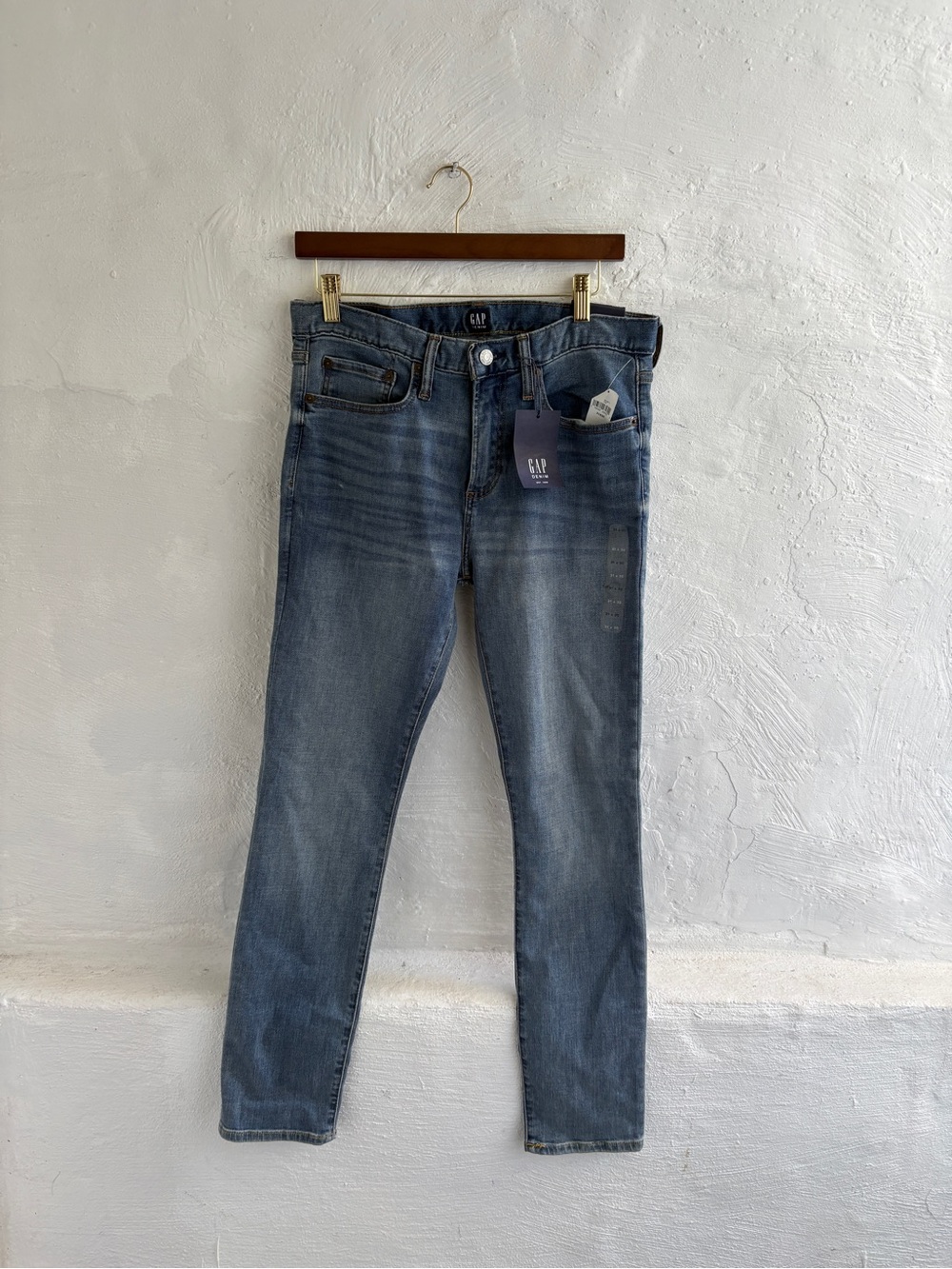 Men’s brand new GAP jeans